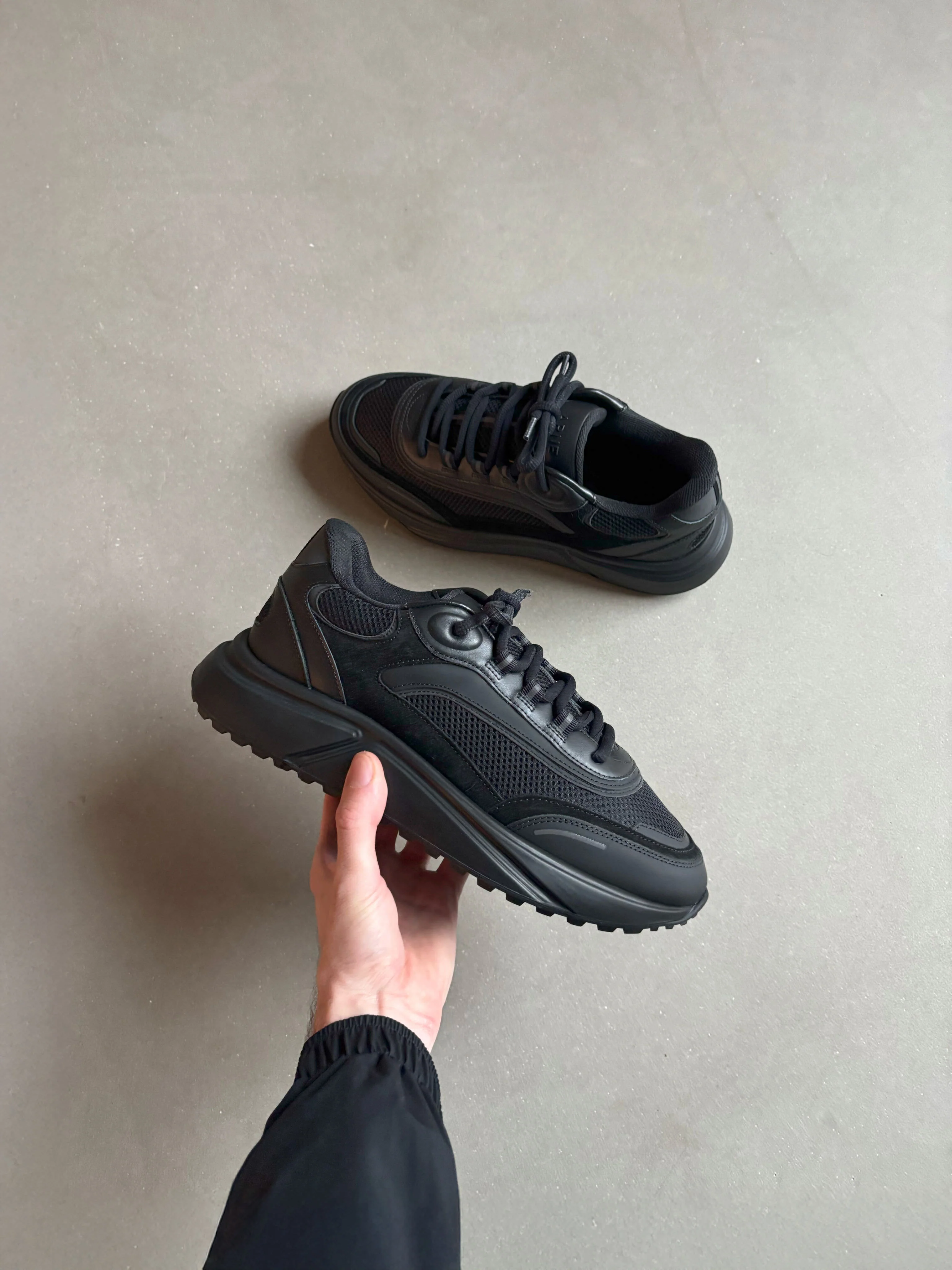 Technical Runner 2.0 in Triple Black - Image 6