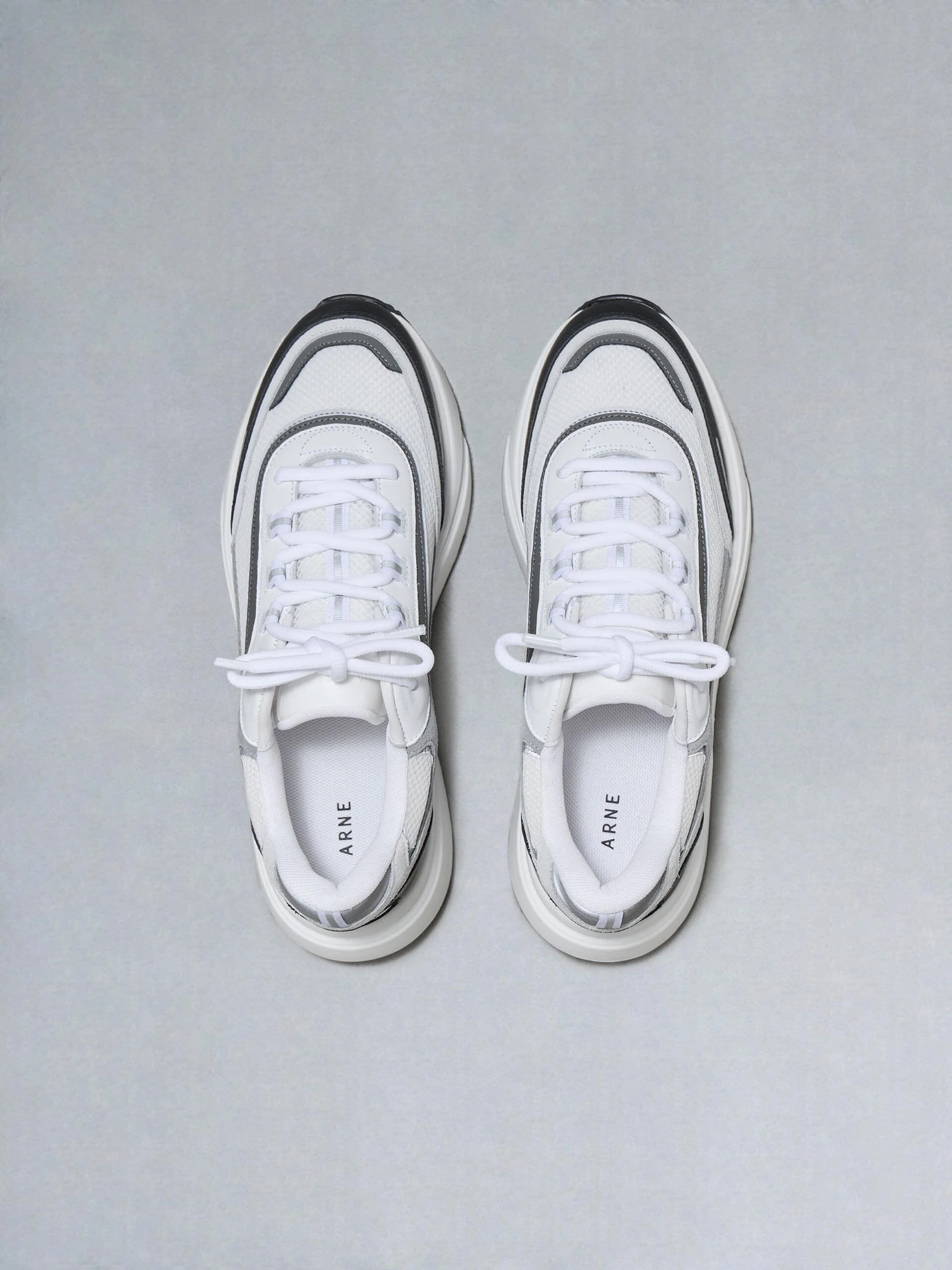 Technical Runner 2.0 in White Black - Image 5