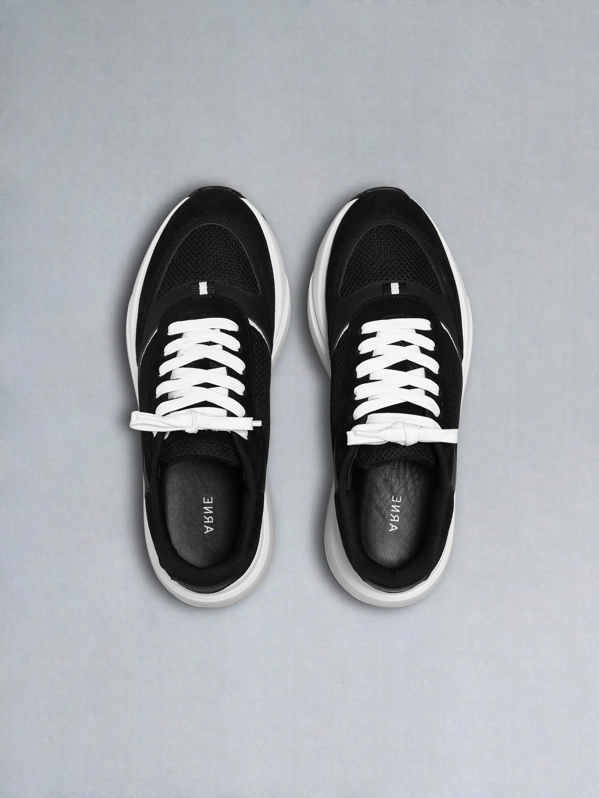 Technical Runner in Black 2.0 - Image 4