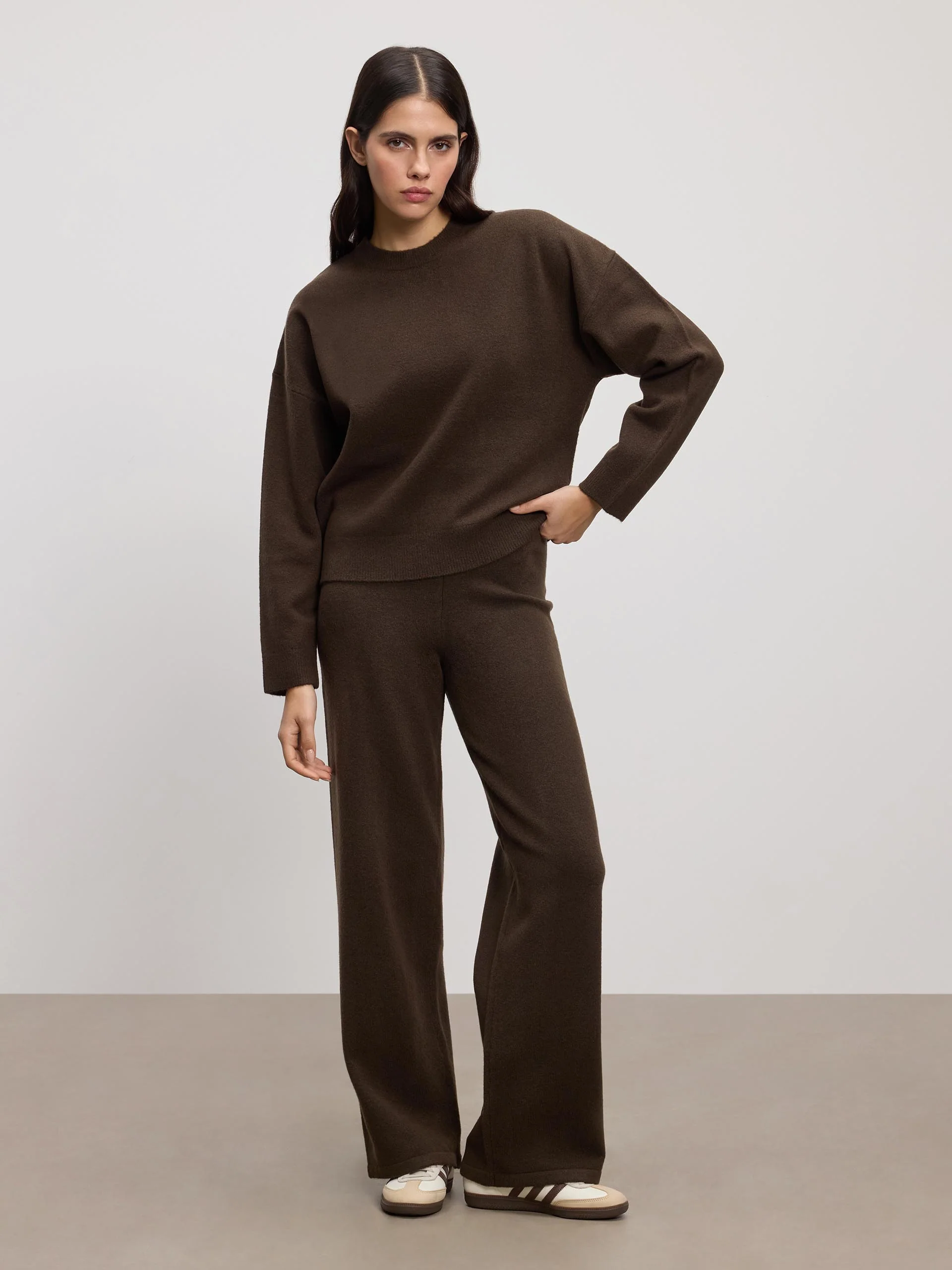 Womens Chunky Wool Jogger in Brown - Image 2