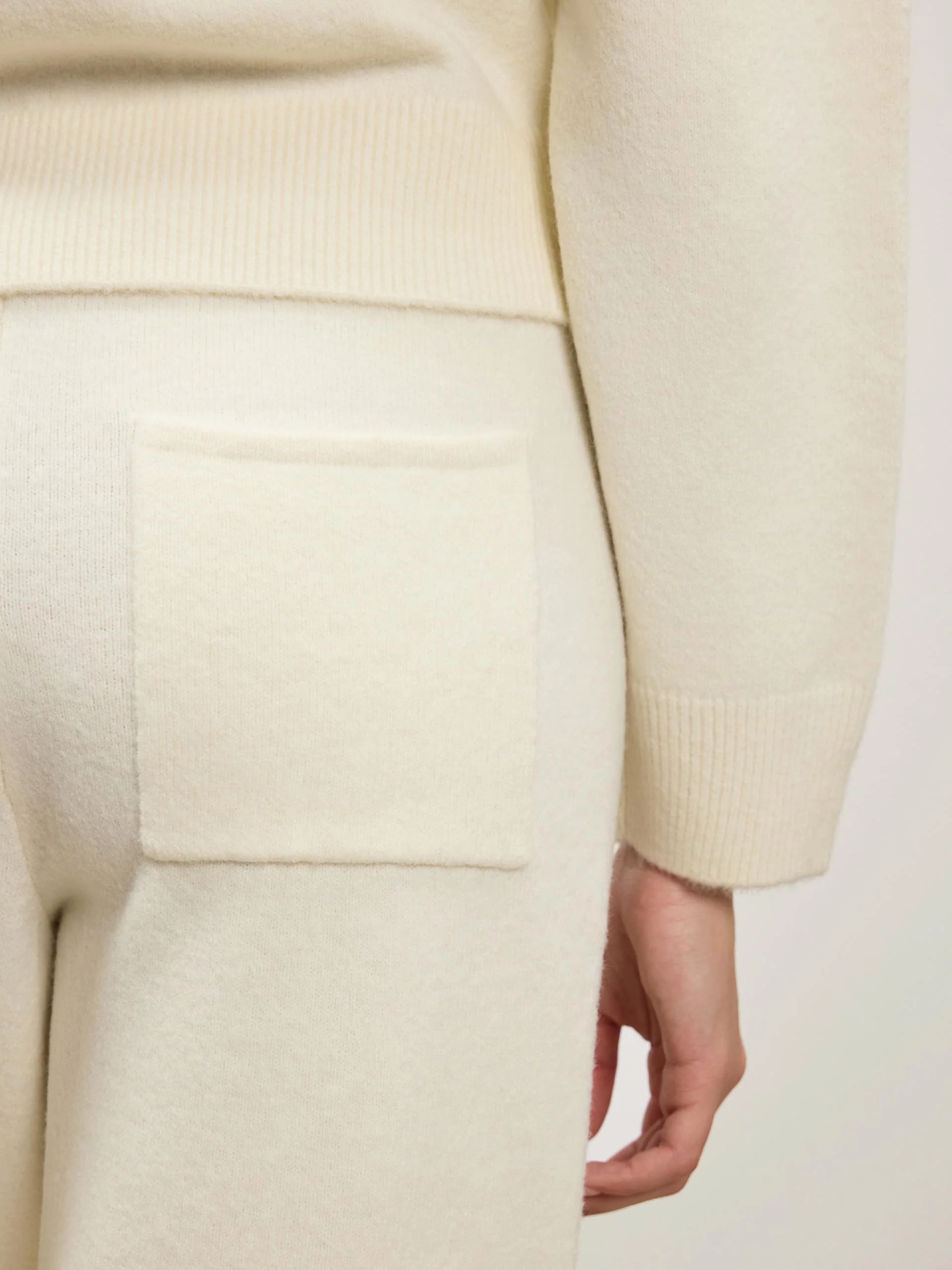 Womens Chunky Wool Jogger in Ecru - Image 3