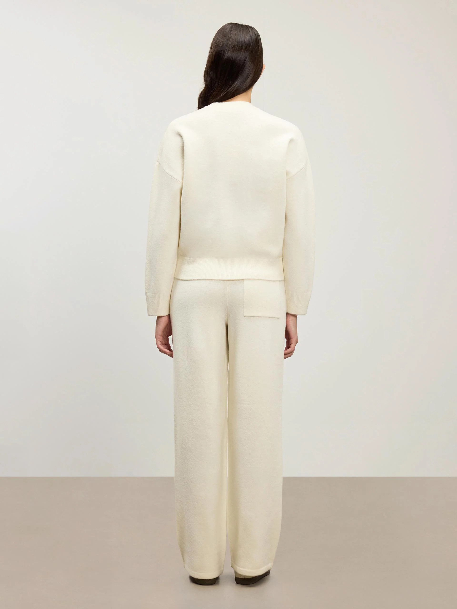 Womens Chunky Wool Jogger in Ecru - Image 4