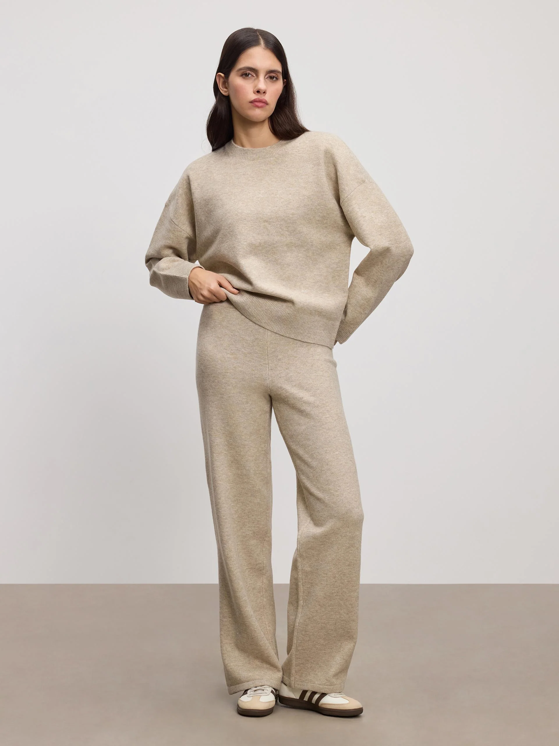 Womens Chunky Wool Jogger in Stone - Image 2