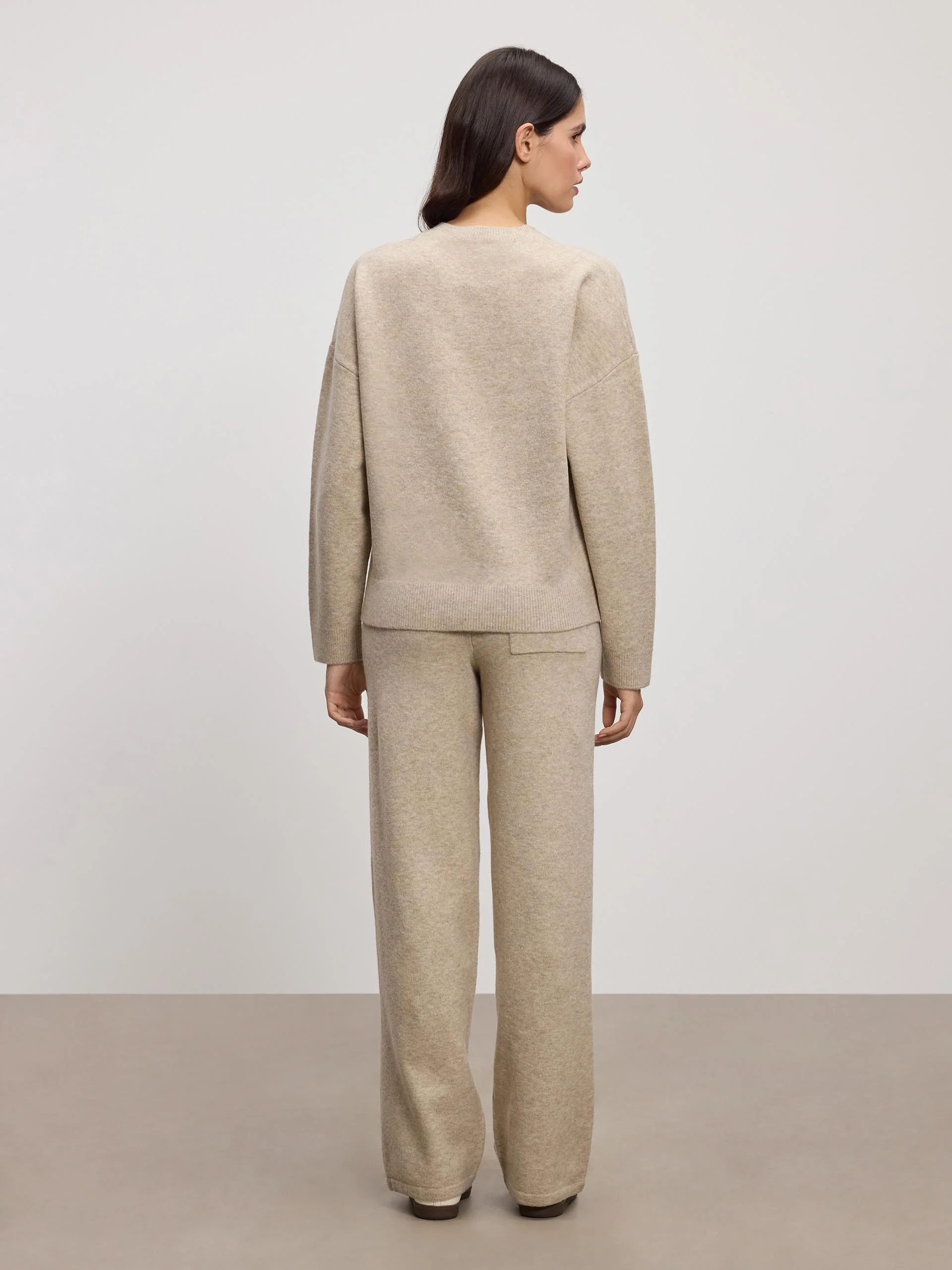 Womens Chunky Wool Jogger in Stone - Image 3