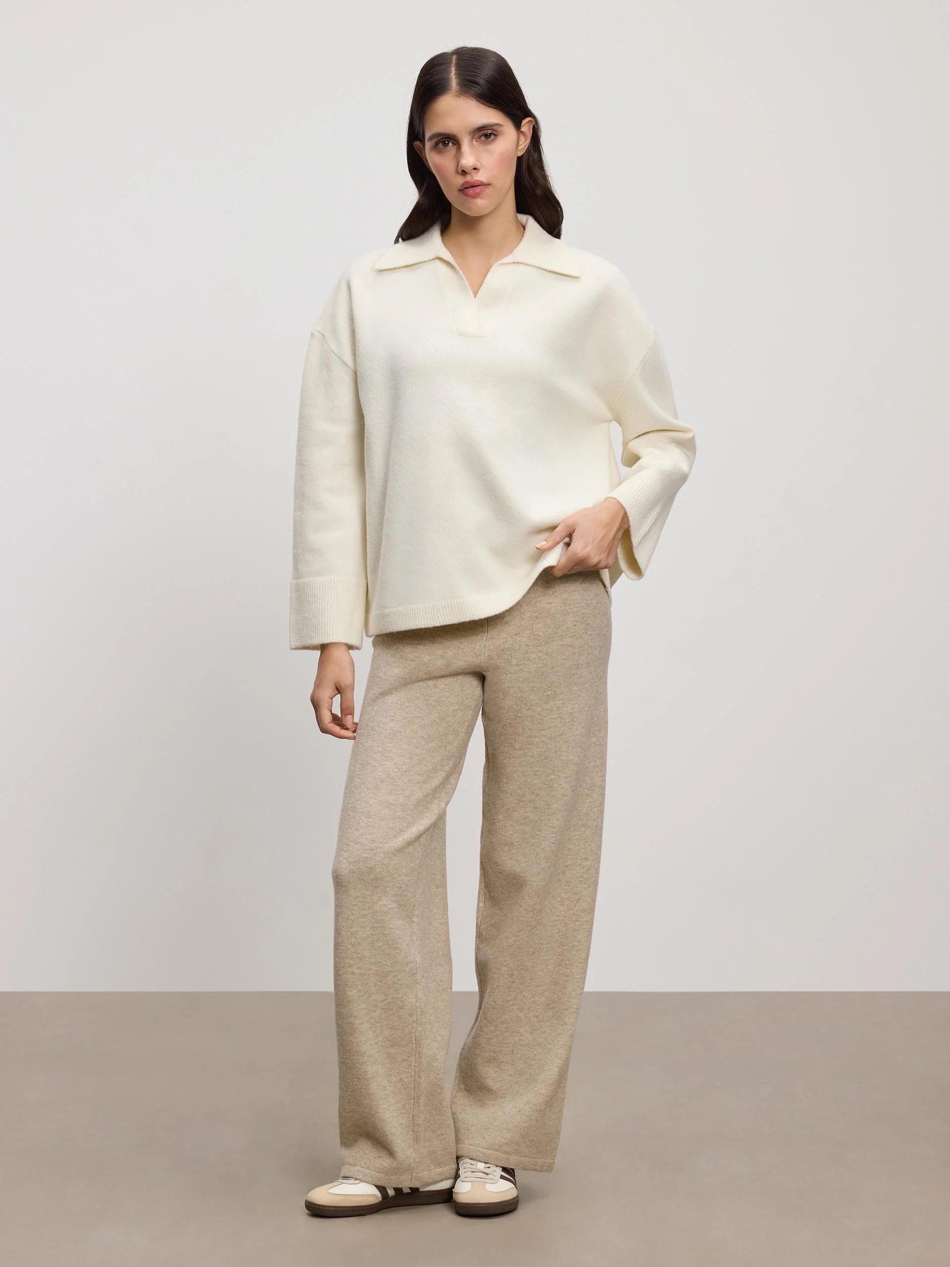 Womens Chunky Wool Revere Collar Polo in White - Image 2