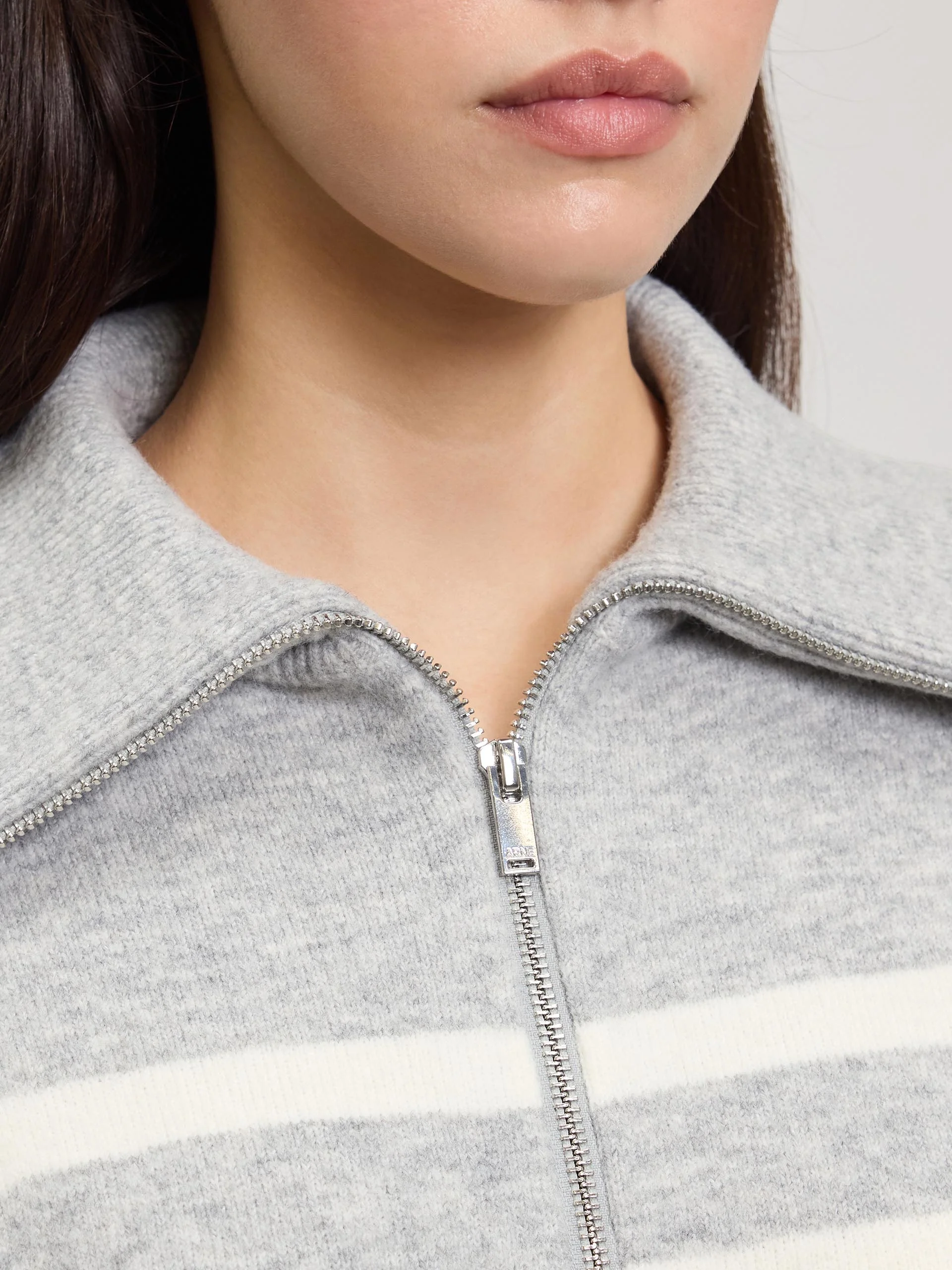 Womens Chunky Wool Stripe Half Zip in Grey White - Image 4