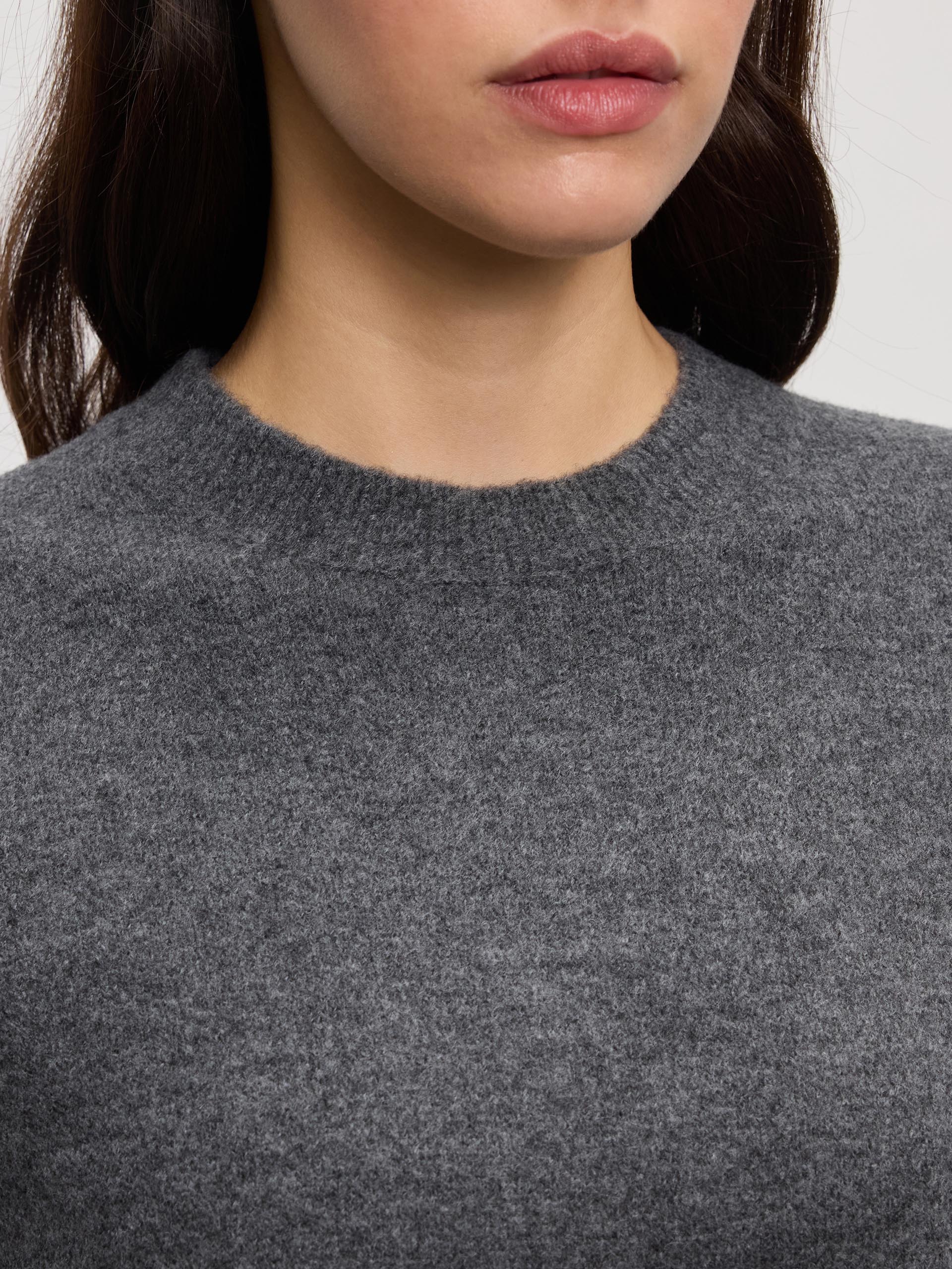Womens Chunky Wool Sweatshirt in Charcoal - Image 4