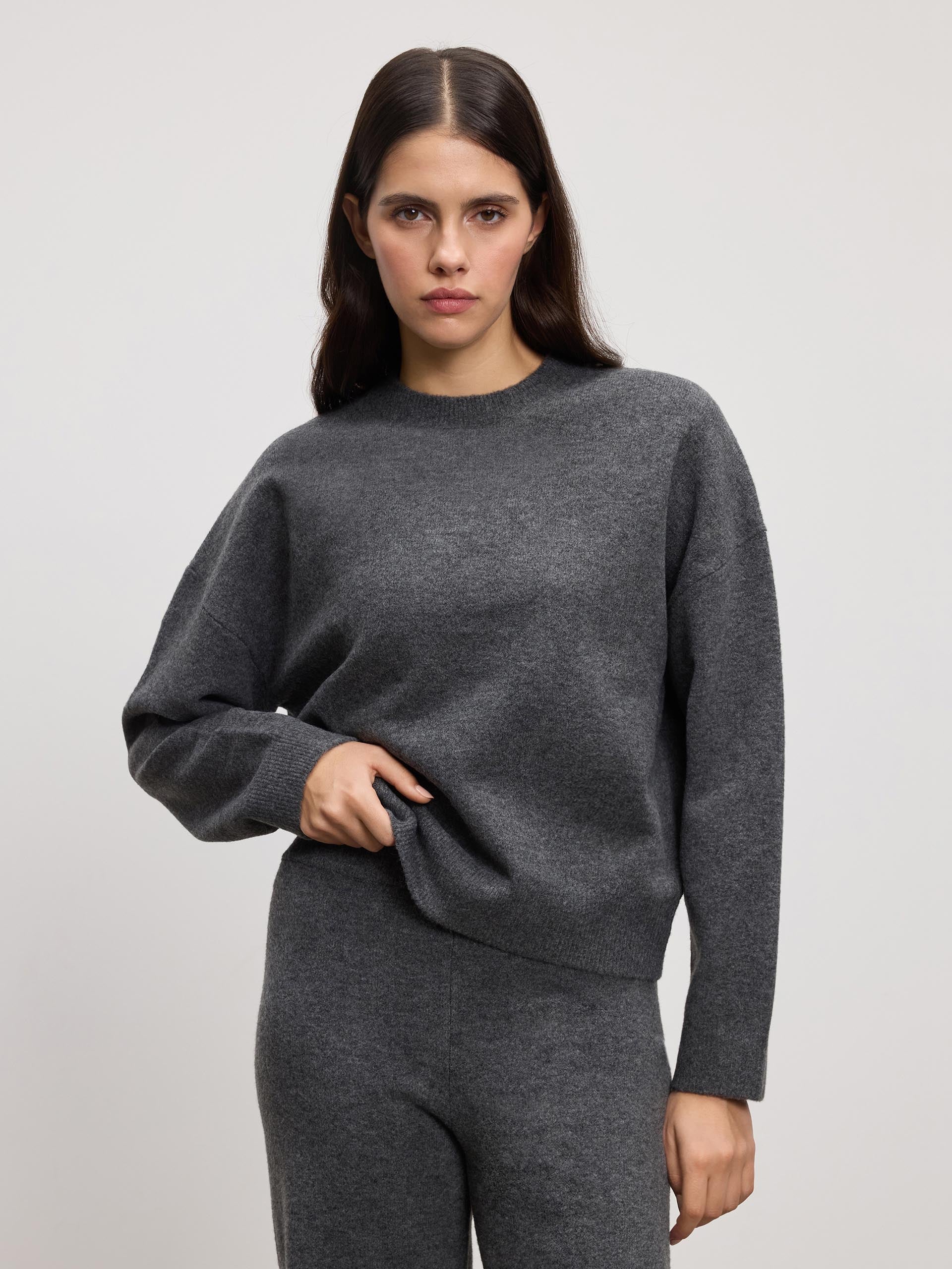 Womens Chunky Wool Sweatshirt in Charcoal - Image 5