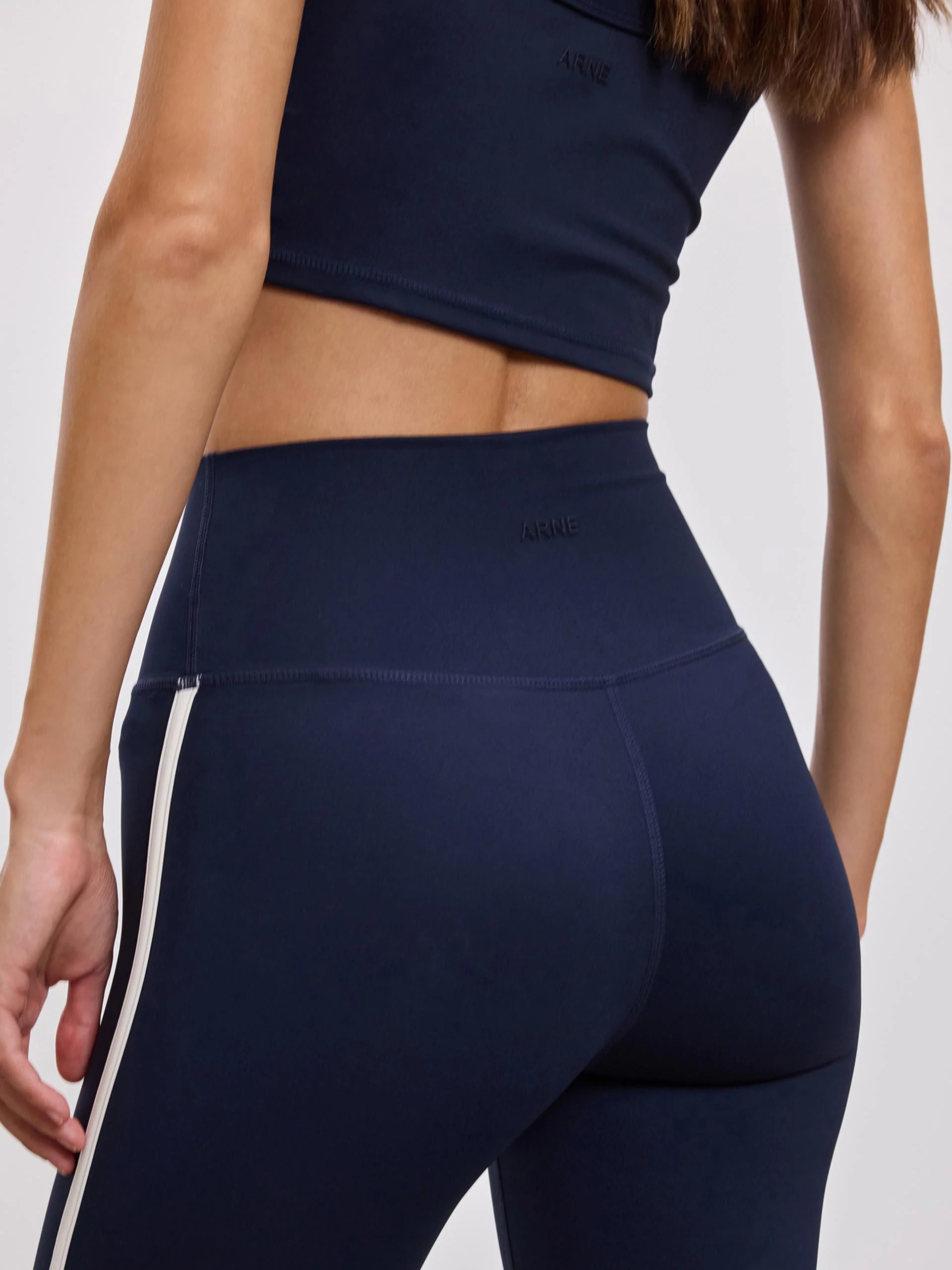 Womens Contrast Piping Active Legging in Navy - Image 4