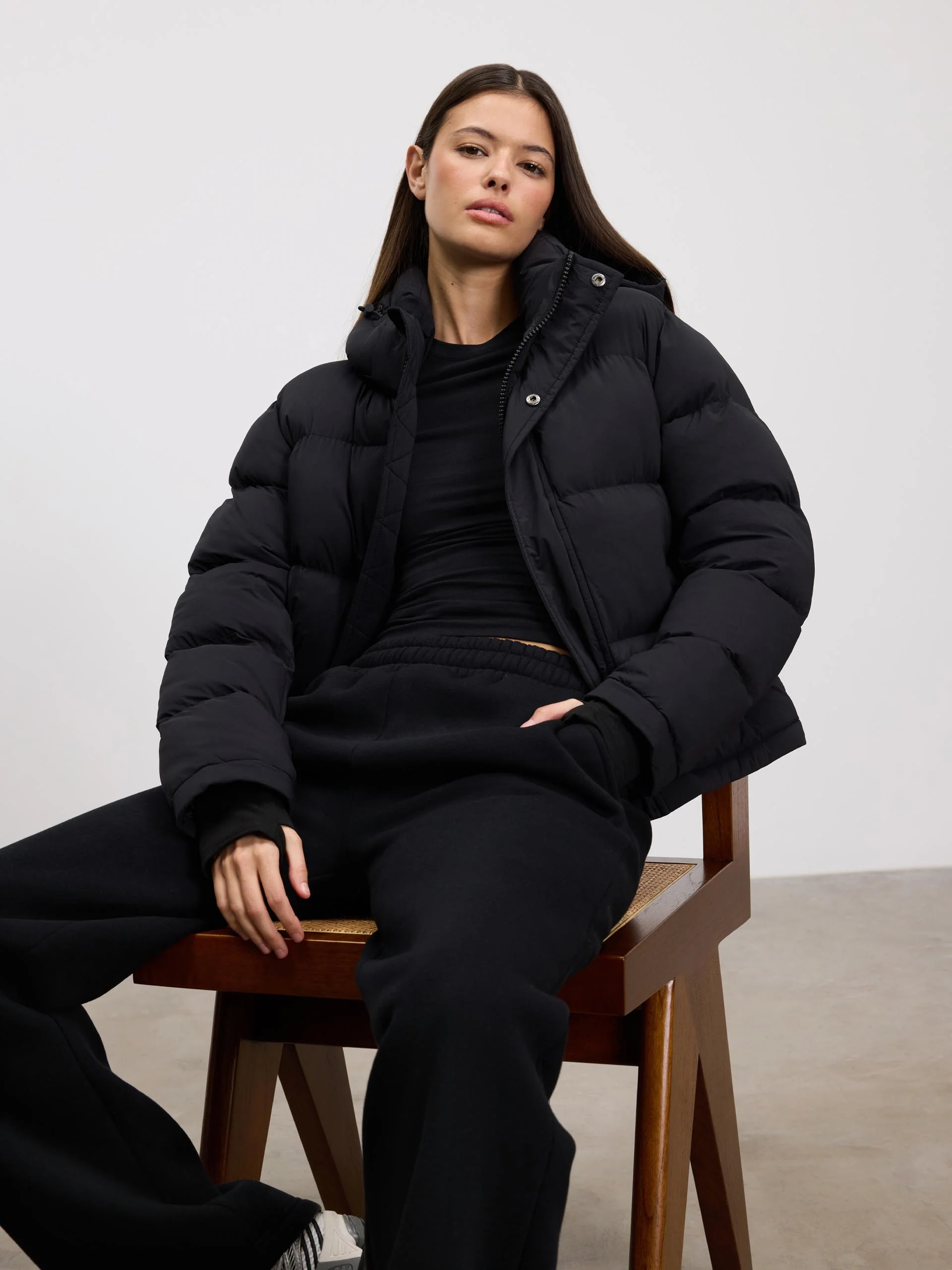 Womens Puffer Jacket in Black - Image 3