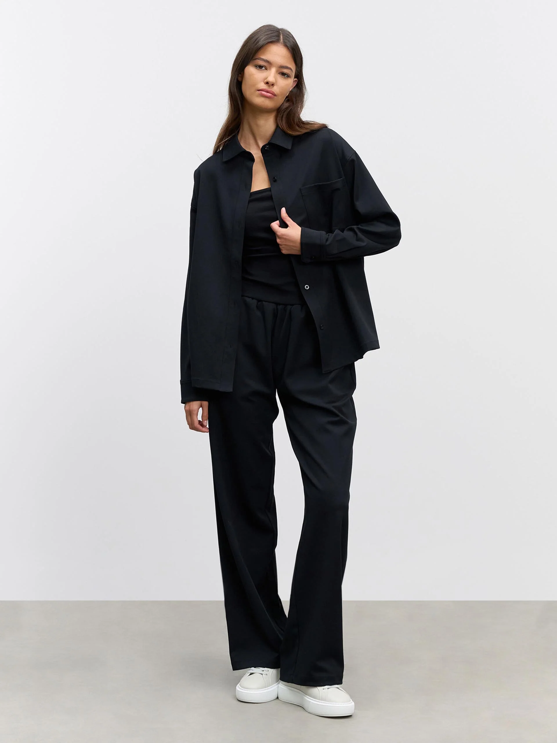 Womens Relaxed Shirt in Black - Image 3