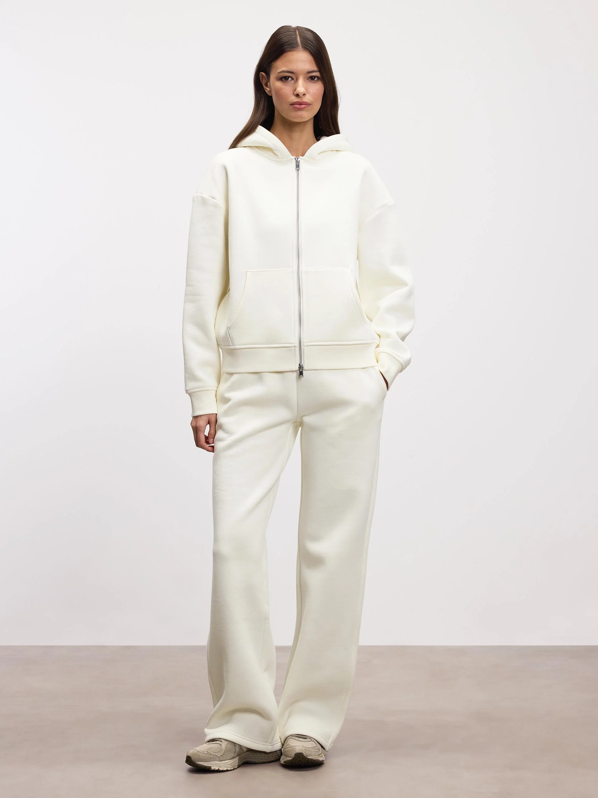 Womens Relaxed Straight Leg Jogger in Ecru - Image 3