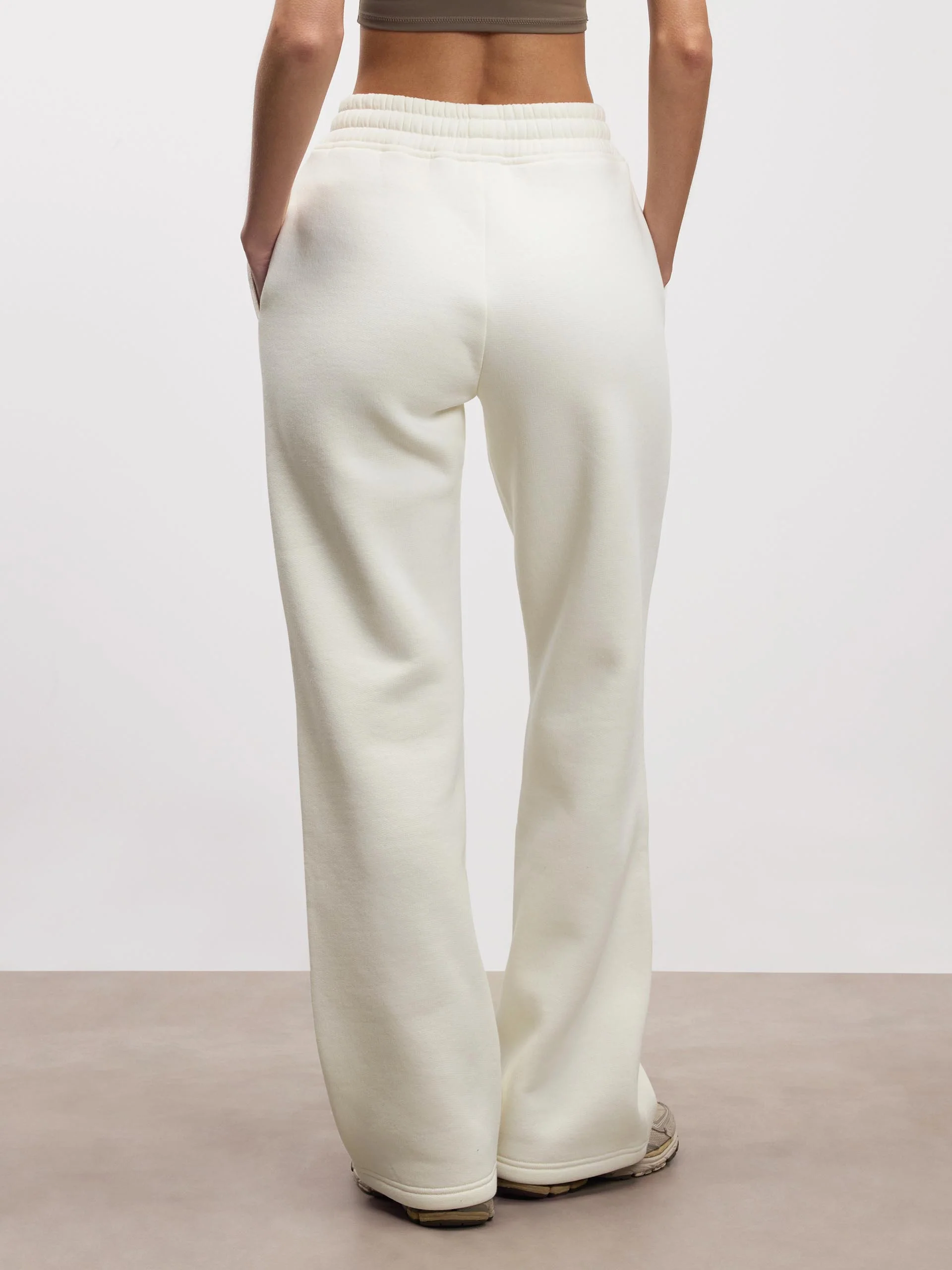 Womens Relaxed Straight Leg Jogger in Ecru - Image 4