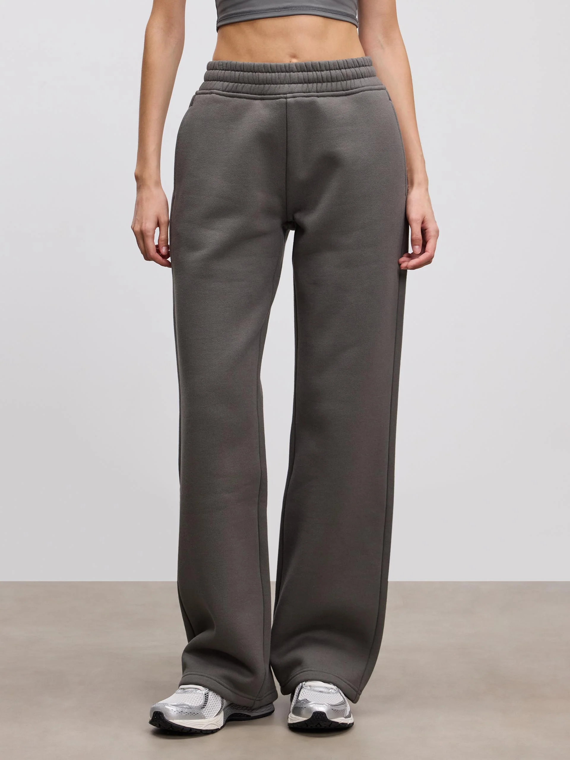 Womens Relaxed Straight Leg Jogger in Grey - Image 4