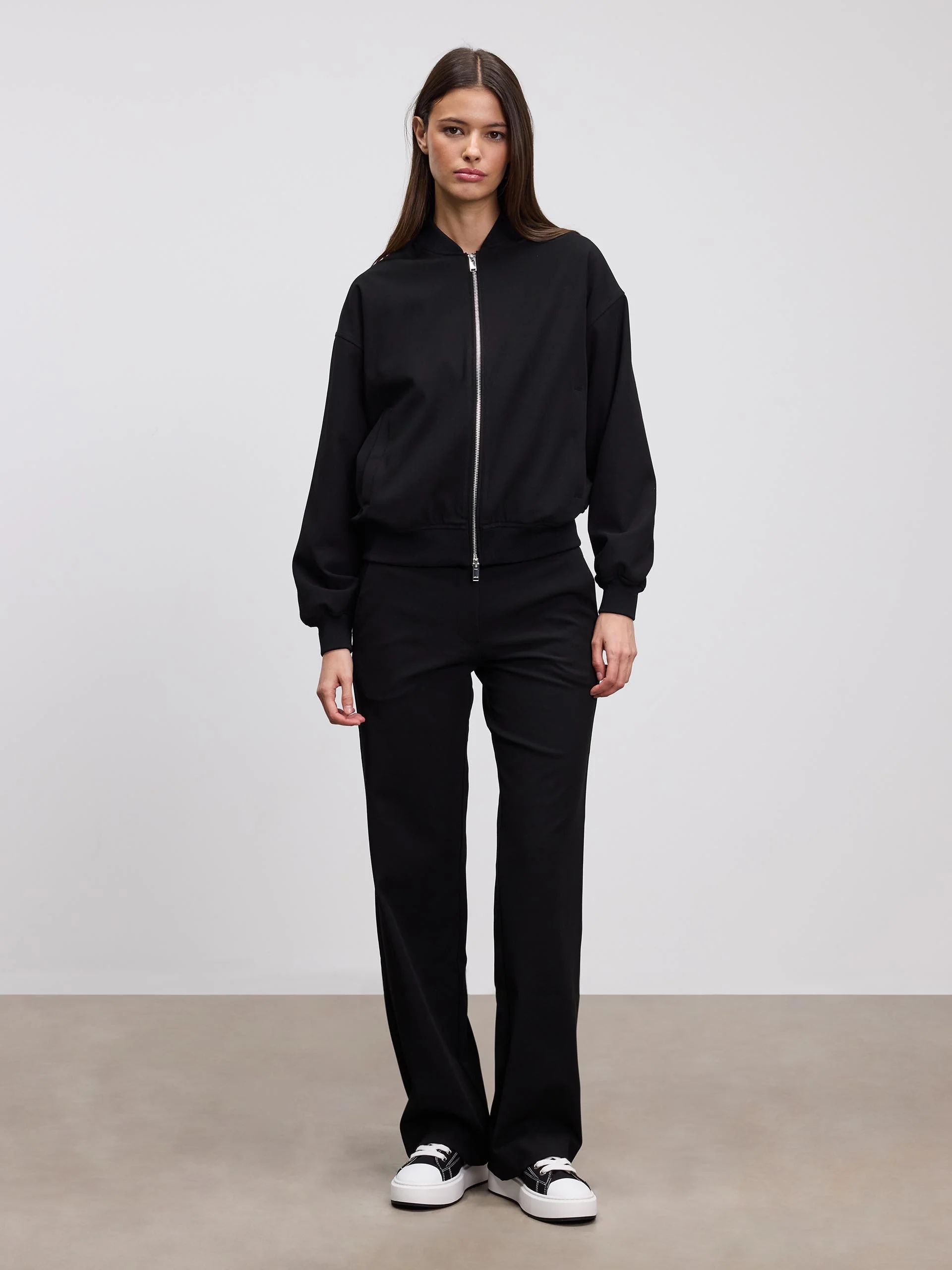 Womens Smart Tailored Trouser in Black - Image 3