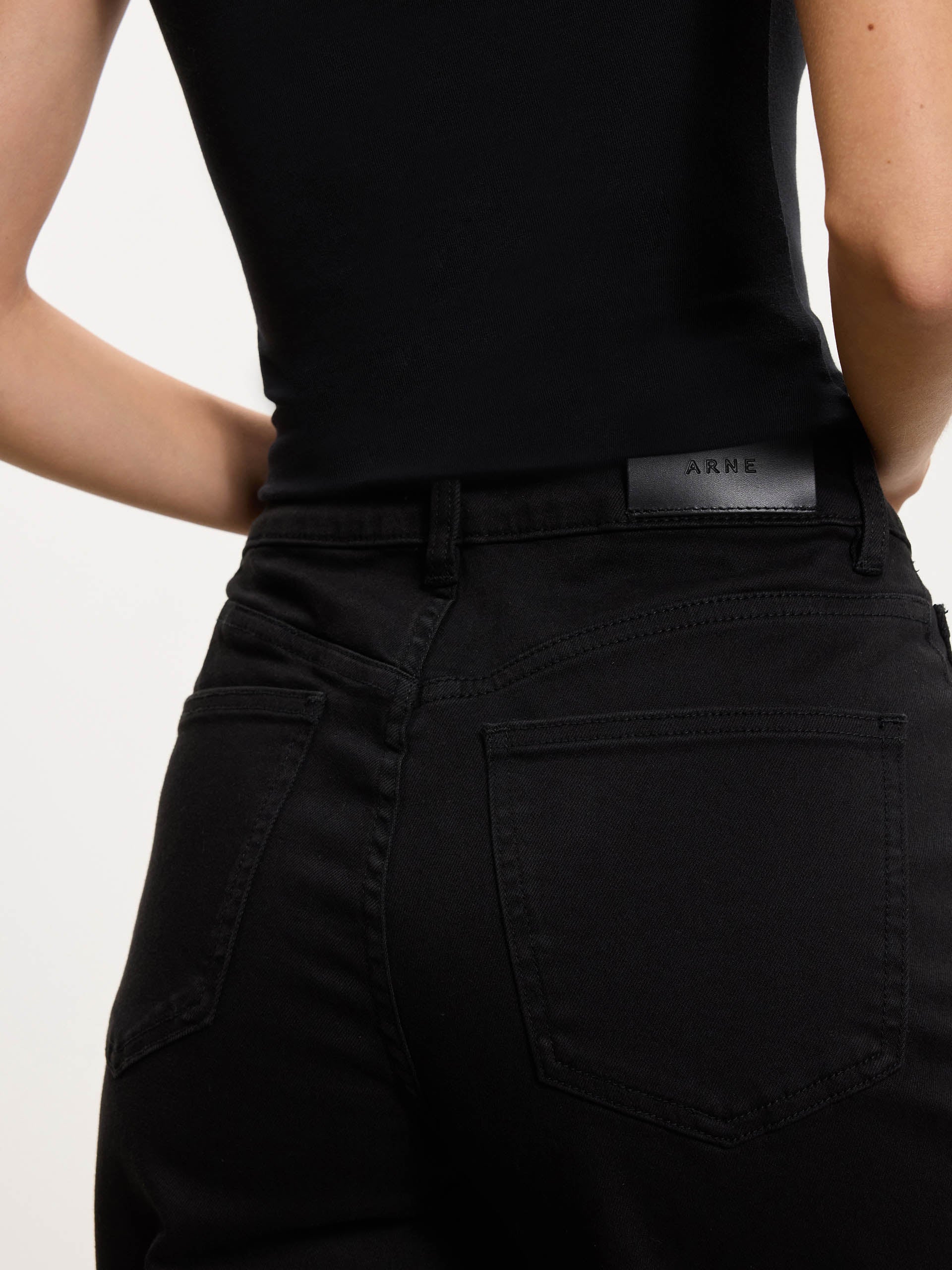 Womens Straight Leg Denim Jeans in Black - Image 5