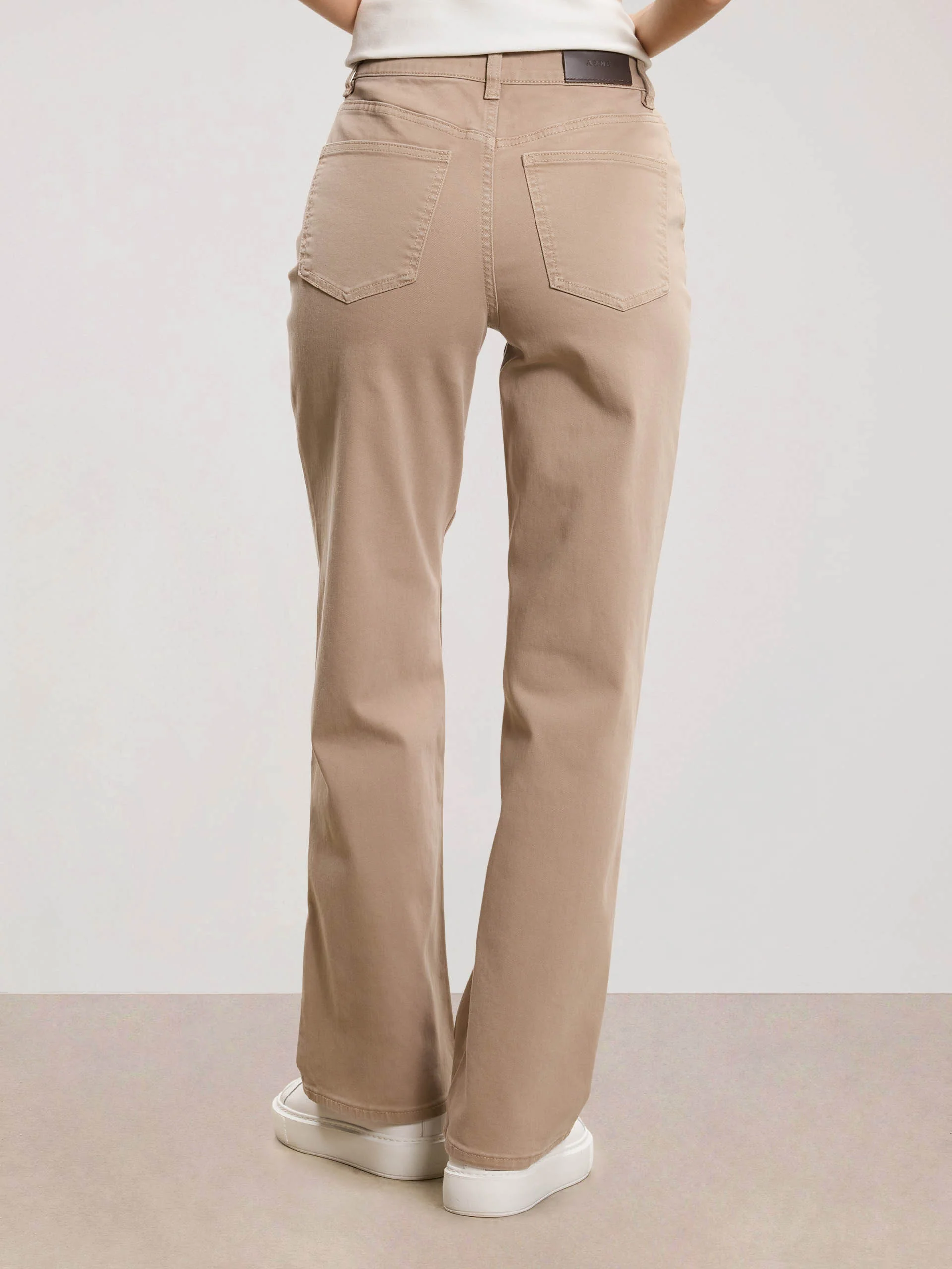 Womens Straight Leg Denim Jeans in Dark Stone - Image 3