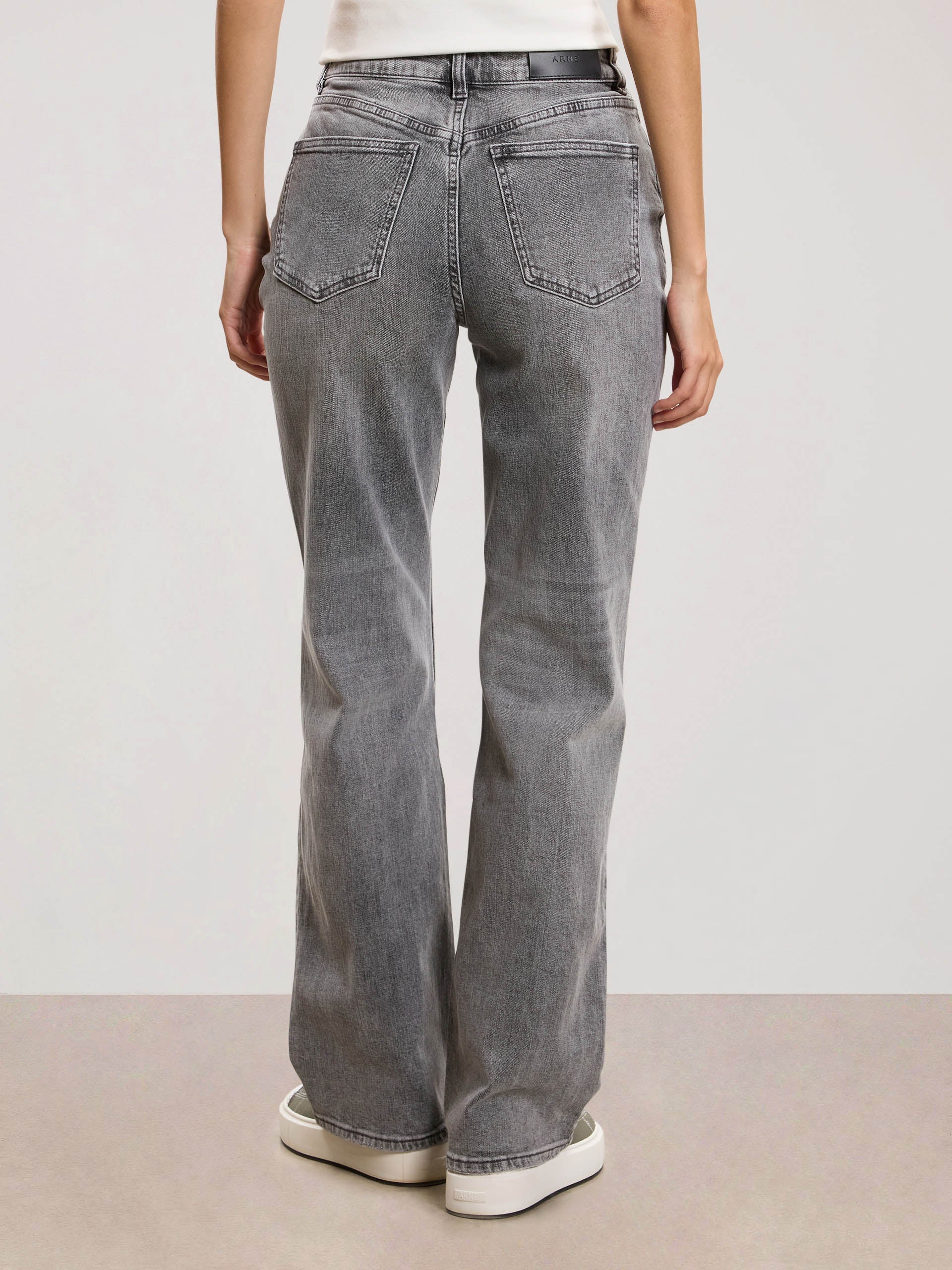 Womens Straight Leg Denim Jeans in Grey Wash - Image 3
