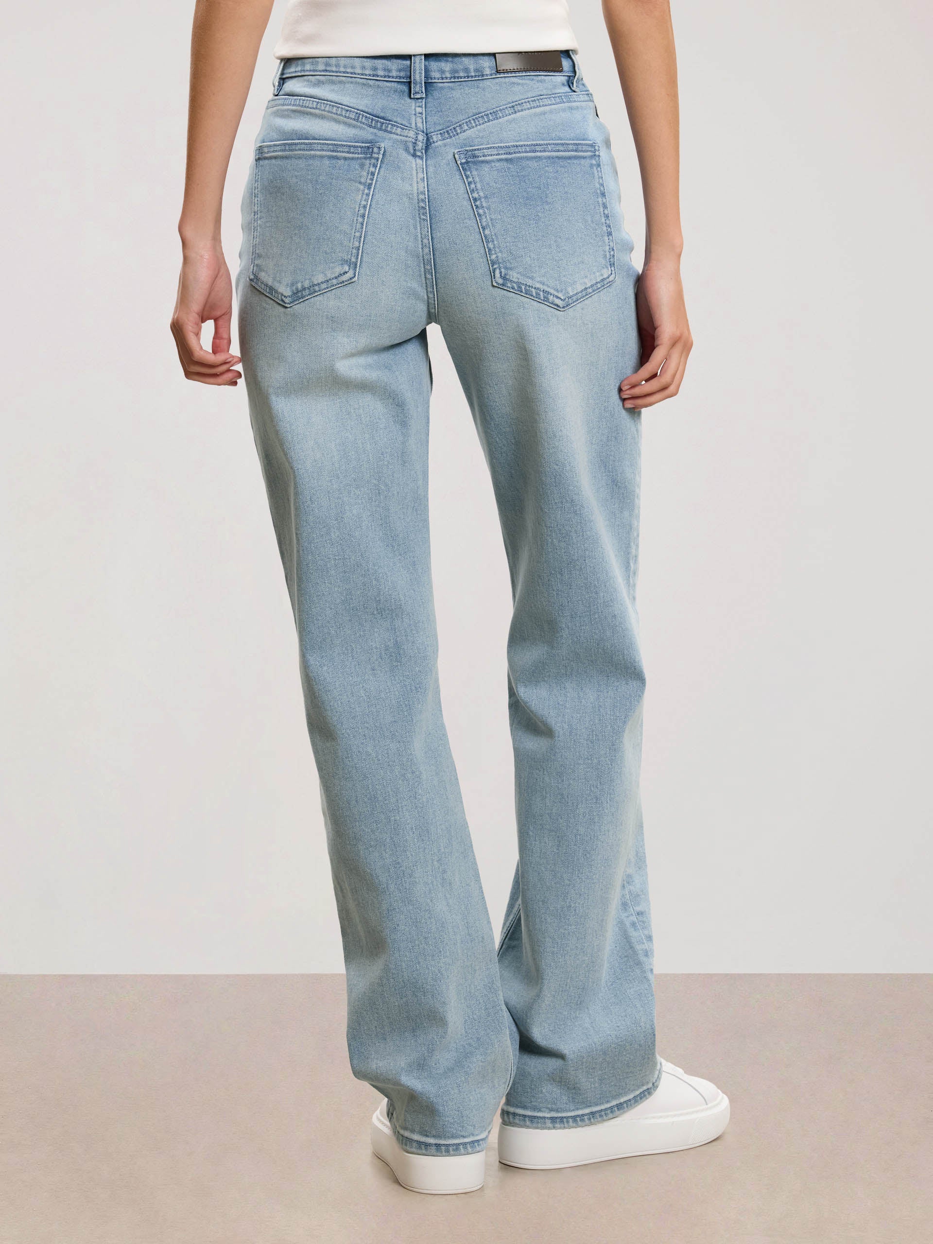 Womens Straight Leg Denim Jeans in Light Blue - Image 3