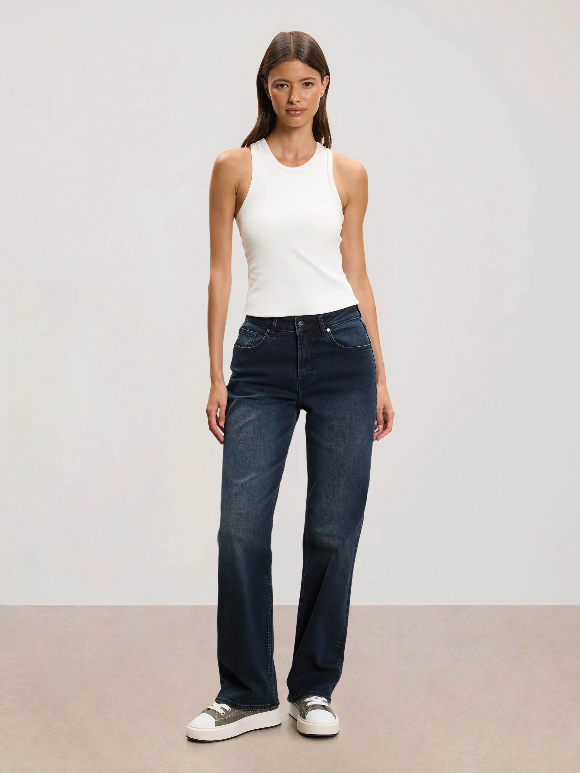 Womens Straight Leg Denim Jeans in Midnight Blue - Image 2