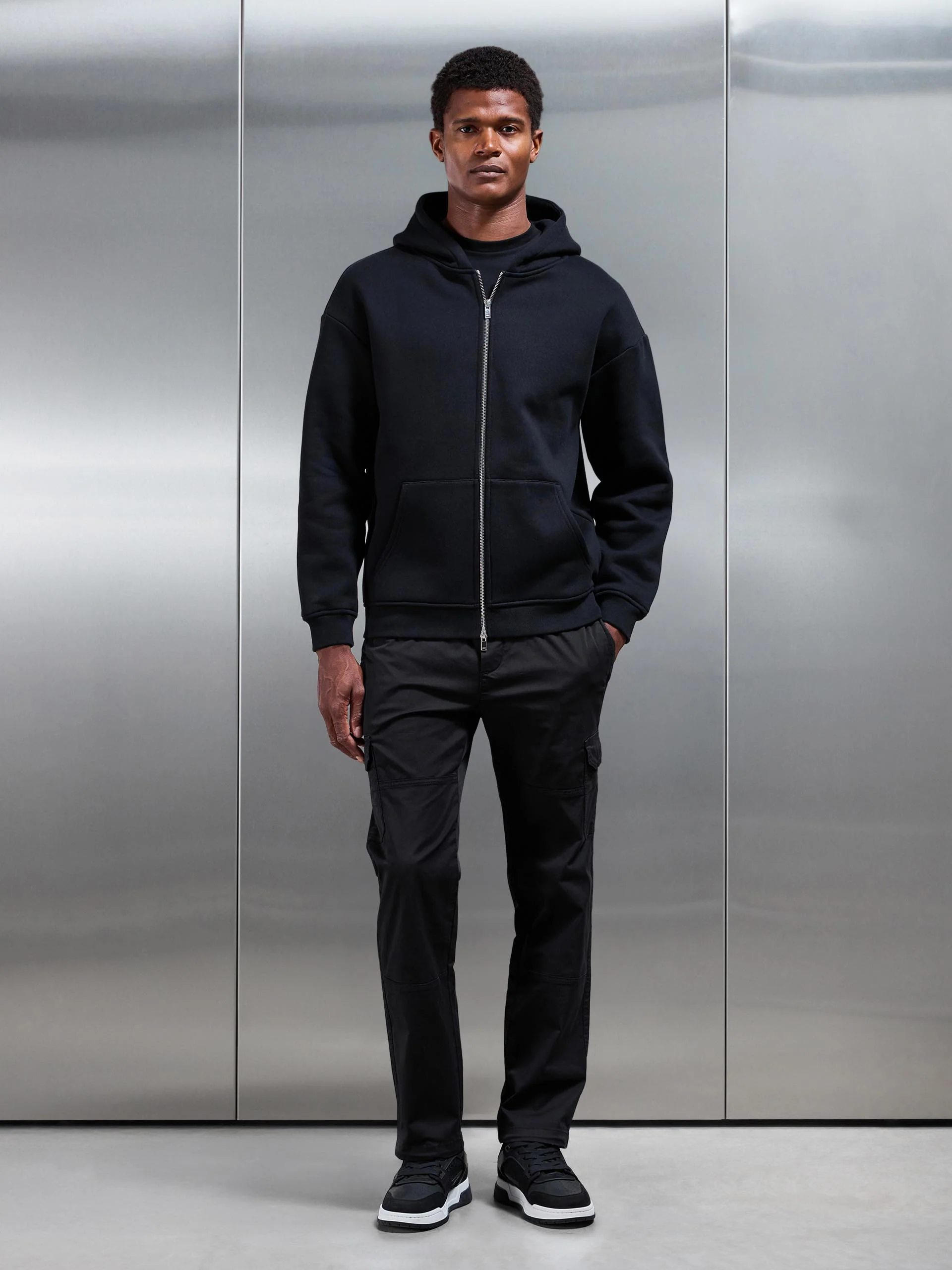 Worker Cargo Pant in Black - Image 2