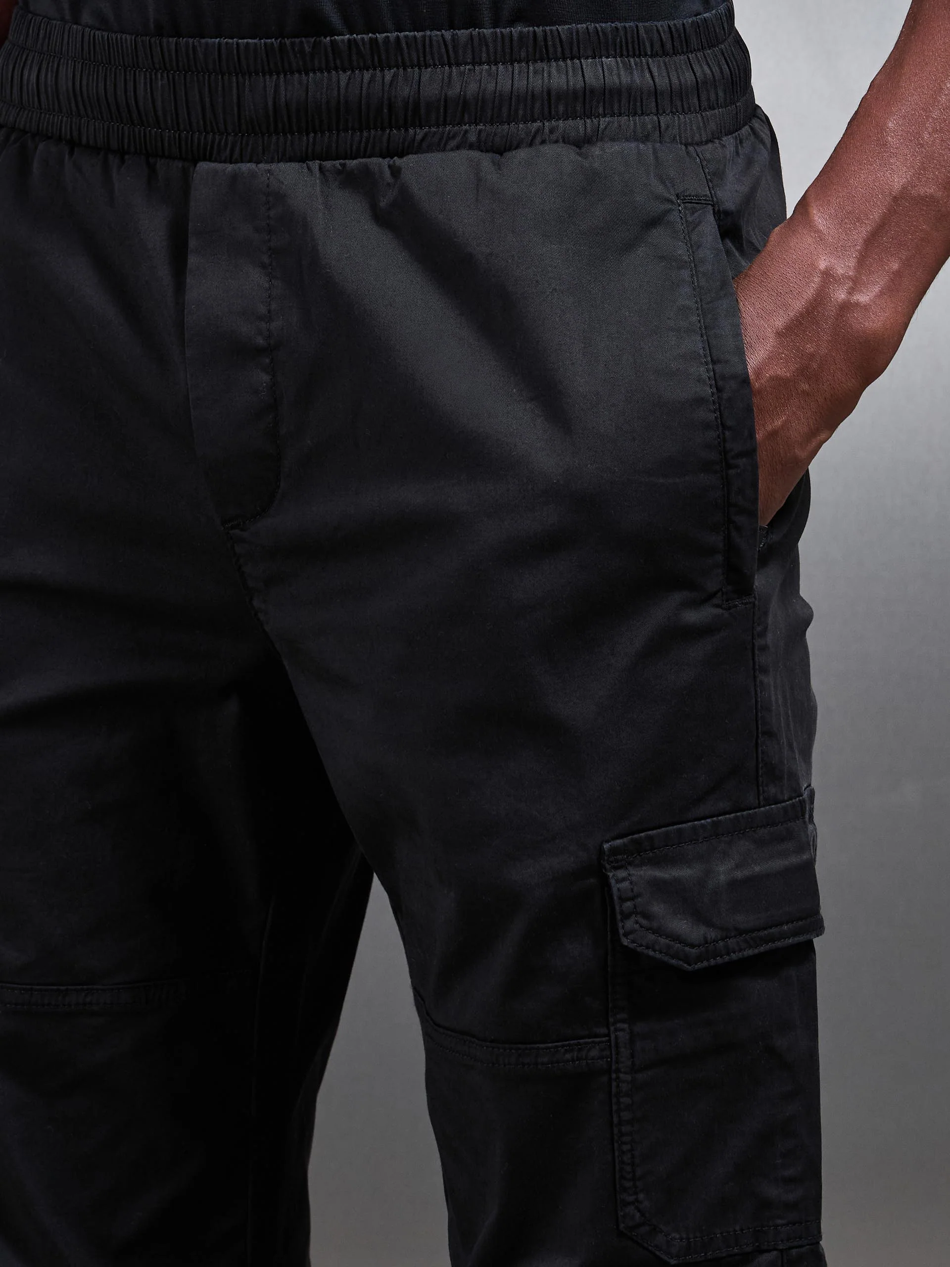 Worker Cargo Pant in Black - Image 4