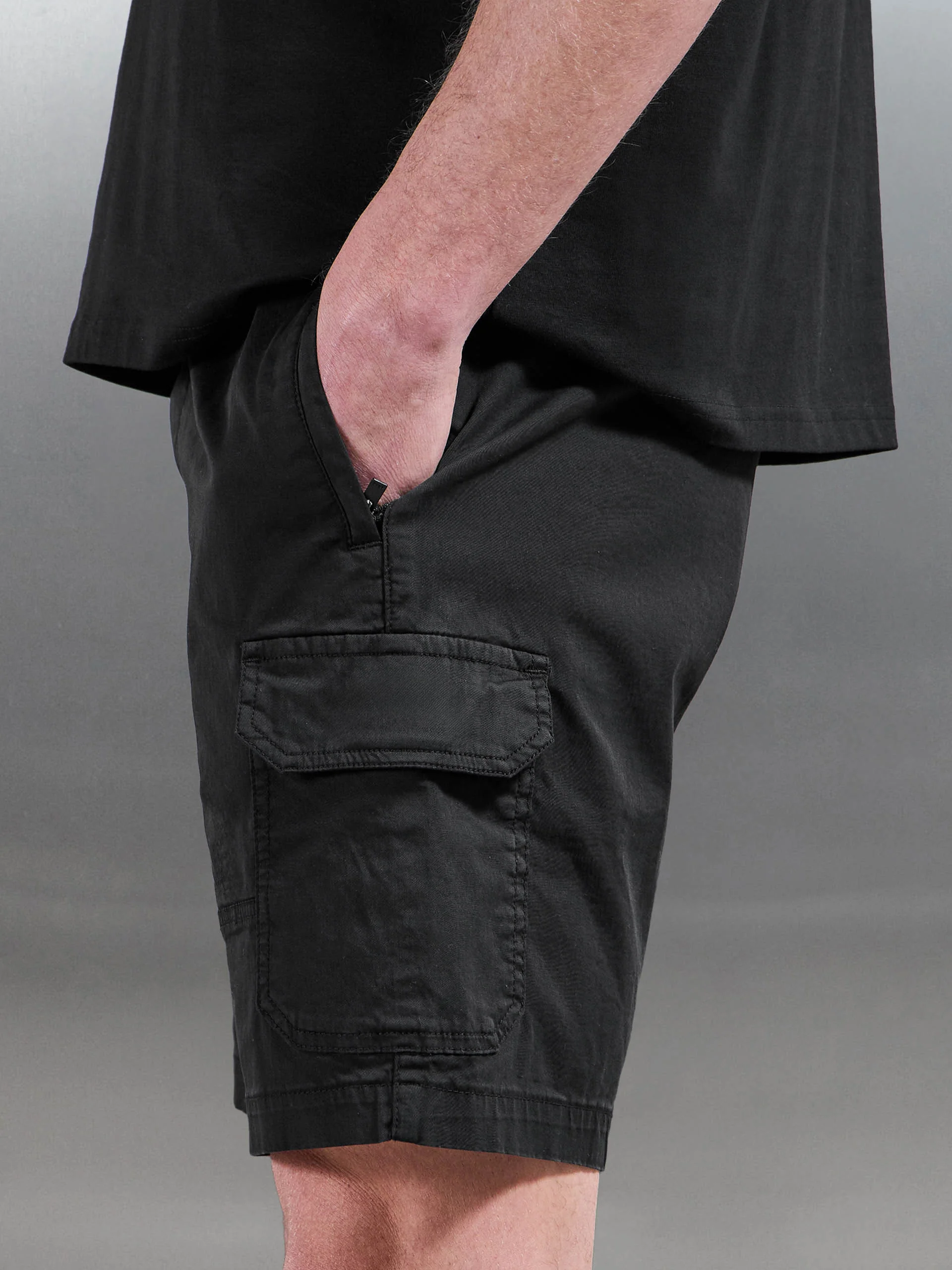Worker Cargo Short in Black - Image 5