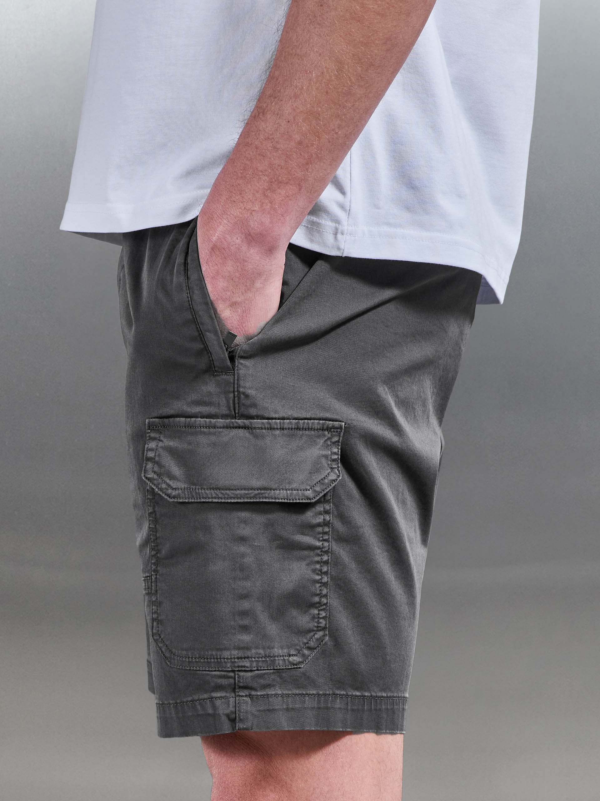 Worker Cargo Short in Grey - Image 4